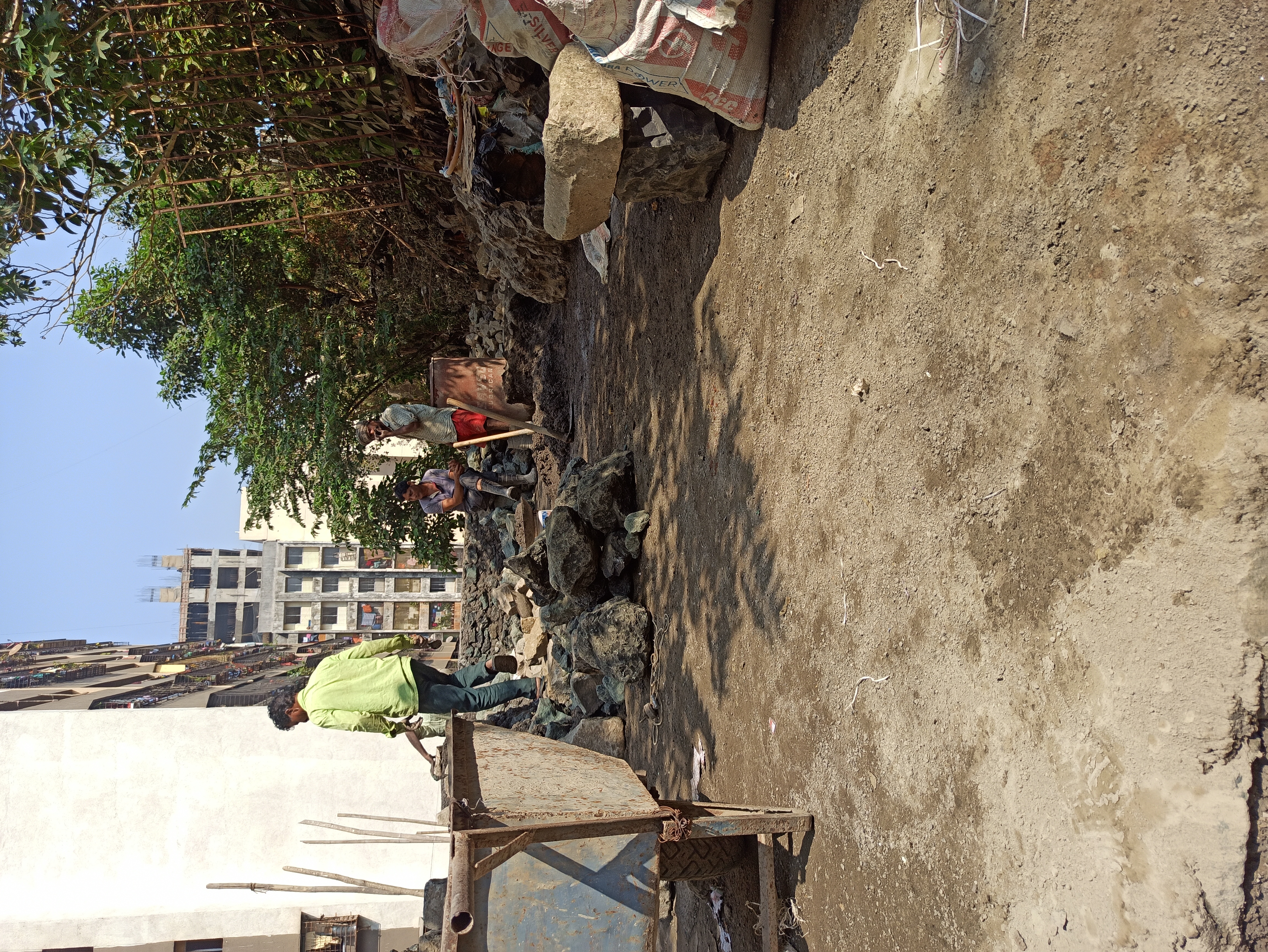 Spenta enclave retaining wall